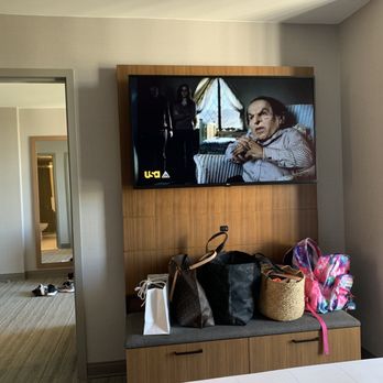Costa Mesa Marriott - Bedroom - Hotels Near Me - Costa Mesa, California Costa Mesa Marriott - Bedroom - Hotels Near Me - Costa Mesa, California