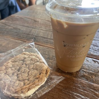 Foxtail Coffee - Vanilla Oatmilk Ice Latte Oatmeal Crème - Coffee & Tea Near Me - Carrollwood, Florida Foxtail Coffee - Vanilla Oatmilk Ice Latte Oatmeal Crème - Coffee & Tea Near Me - Carrollwood, Florida