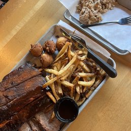 Big brother sampler, pulled pork Big brother sampler, pulled pork