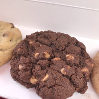 Crumbl - Thornton - Reese's Chip - Bakeries Near Me - Thornton, Colorado Crumbl - Thornton - Reese's Chip - Bakeries Near Me - Thornton, Colorado