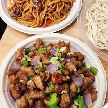 Laghman Express - Dry fried noodles (top), spicy chicken (bottom), hand-pulled noodles (right) - Halal Near Me - Brooklyn, New York