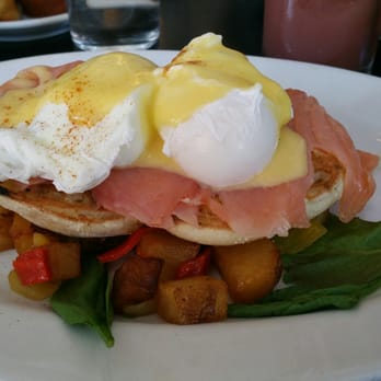 Walter's - Salmon Benedict - New American Near Me - Brooklyn, New York