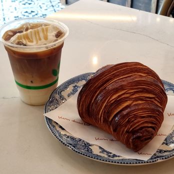 Vavin Dessert Bar - Croissant and Hawaiian Latte - Bakeries Near Me - Honolulu, Hawaii Vavin Dessert Bar - Croissant and Hawaiian Latte - Bakeries Near Me - Honolulu, Hawaii