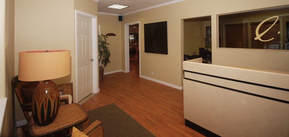 Charles E Salons Image