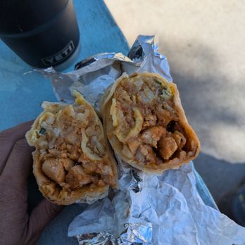 Baran's 2239 - Chicken vindaloo breakfast burrito - New American Near Me - Hermosa Beach, California