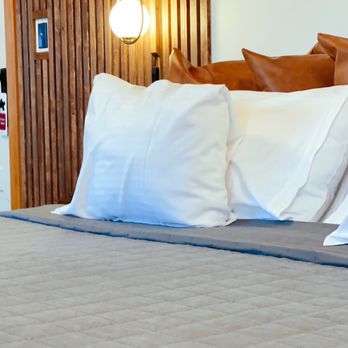 Scotia Lodge - King bed with quilted comforter - Hotels Near Me - Scotia, California Scotia Lodge - King bed with quilted comforter - Hotels Near Me - Scotia, California
