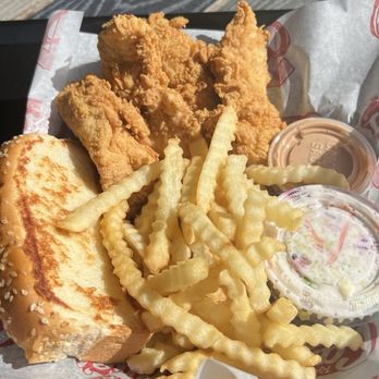 Raising Cane's Chicken Fingers - Fast Food Near Me - Vancouver, Washington