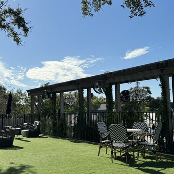 Simona's - outdoor seat - Coffee & Tea Near Me - Austin, Texas