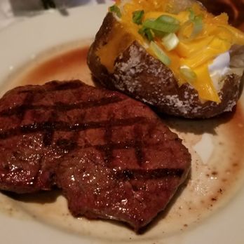 Charleston's - American Near Me - Omaha, Nebraska
