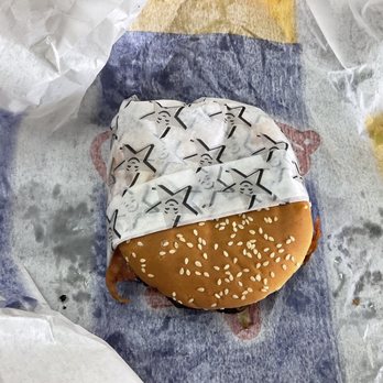 Carl's Jr - Delicious Breakfast Burger!! - Fast Food Near Me - El Paso, Texas Carl's Jr - Delicious Breakfast Burger!! - Fast Food Near Me - El Paso, Texas