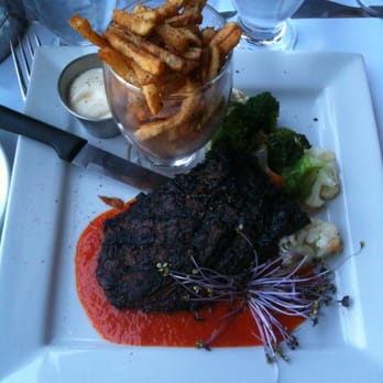 Les Grillades du Fort - Bavette aux poivrons rouges - Tapas/Small Plates Near Me - Chambly, Quebec Les Grillades du Fort - Bavette aux poivrons rouges - Tapas/Small Plates Near Me - Chambly, Quebec