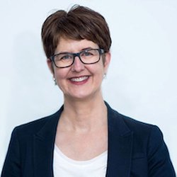 CommuniClear Global - Sarah Gallant. Spoken-English Communication Coach. Accent Reduction Coach. Founder.