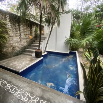 Chiringuito Tulum - Entrance of hotel to the left - Hotels Near Me - Tulum, ROO