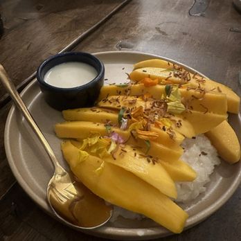 La ong - Mango Sticky Rice - Thai Near Me - Beverly Hills, California