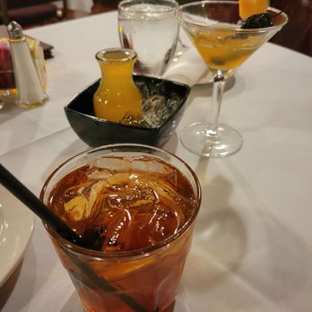 Burbank Smokehouse - Old Fashioned and Peach Martini - Steakhouses Near Me - Burbank, California Burbank Smokehouse - Old Fashioned and Peach Martini - Steakhouses Near Me - Burbank, California