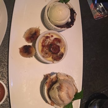 Yard House - Chocolate soufflé, caramel brûlée, blueberry crumble - New American Near Me - Rancho Mirage, California Yard House - Chocolate soufflé, caramel brûlée, blueberry crumble - New American Near Me - Rancho Mirage, California
