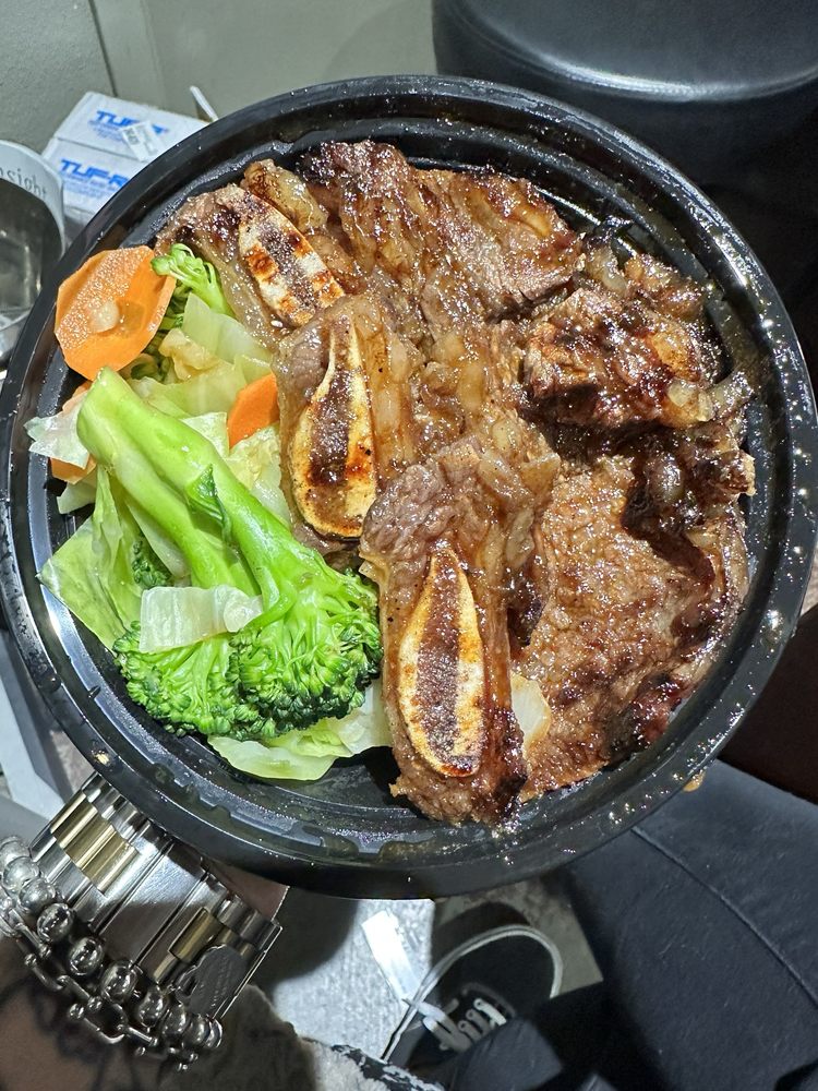 Yogis Teriyaki House - Photo 3