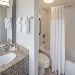 Courtyard by Marriott Austin-University Area
