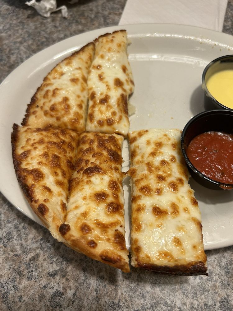 HOMETOWN PIZZA CRESTWOOD Updated October 2024 41 Photos & 50