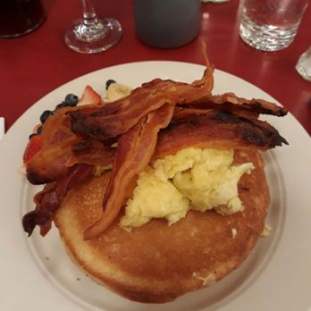 CAFÉ LULUc - Pancakes, bacon and scrambled eggs - French Near Me - Brooklyn, New York CAFÉ LULUc - Pancakes, bacon and scrambled eggs - French Near Me - Brooklyn, New York