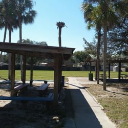 Temple Park - Picnic shelters with field space behind
