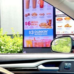 Dunkin' - The Peach Passionfruit Dunkin' Refresher
