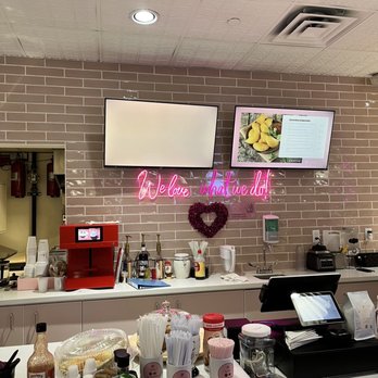 Pochis Sweet Designs - Checkout area - Cafes Near Me - Grand Rapids, Michigan