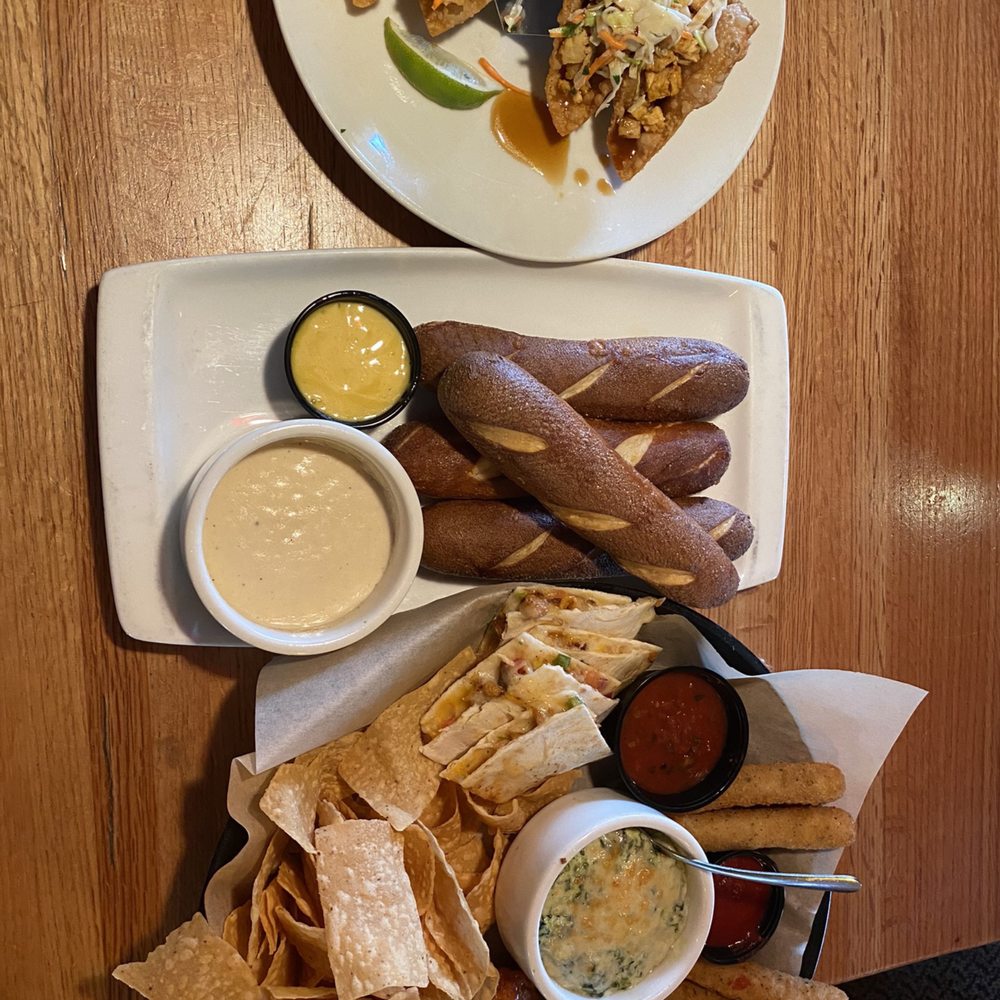 Chicken Wonton Tacos, Brew Pub Pretzels & Beer Cheese Dip, appetizer platter