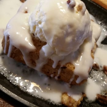 Applebee's Grill + Bar - Blondie Dessert - American Near Me - Florissant, Missouri
