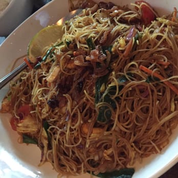 P.F. Chang's - Singapore Street Noodles - Chinese Near Me - Honolulu, Hawaii