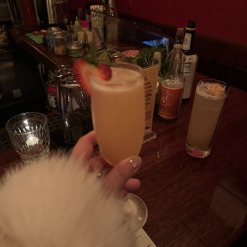 Rebecca made me a custom cocktail that matched my outfit/vibe and it was SO good!