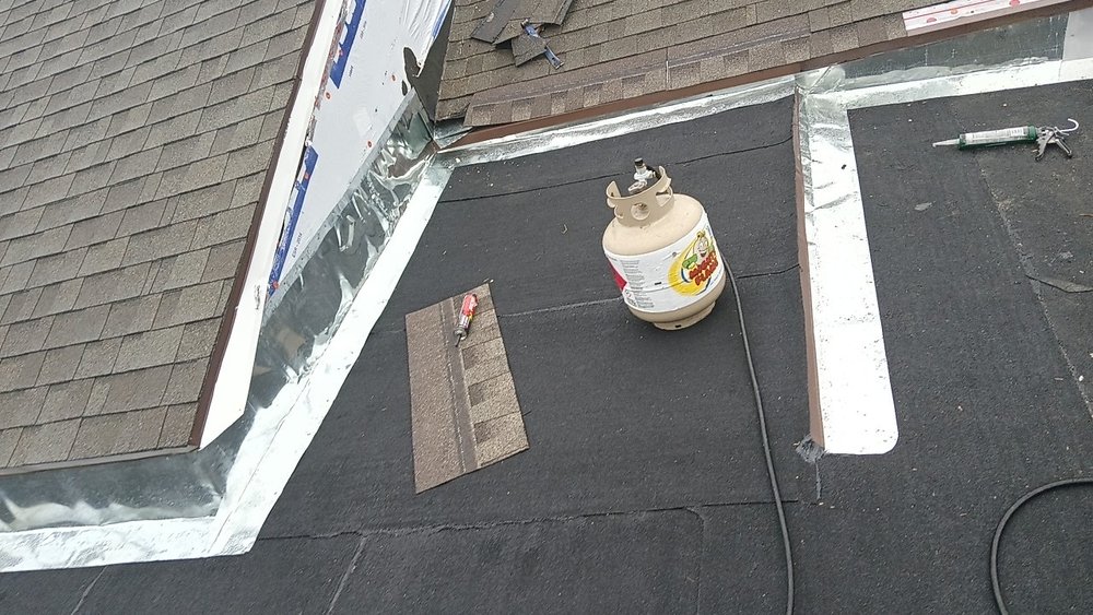 Slide of Juventino Rosas Roofing