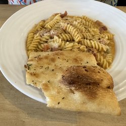 Fresca Pizza And Pasta - Fusilli alla vodka