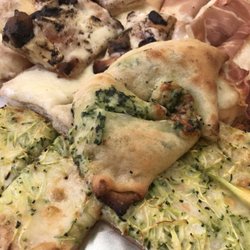 Pizza and Co - Do try them all