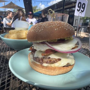 Kinda Tropical - Burger + egg and bacon (YUM) - Breakfast & Brunch Near Me - Austin, Texas Kinda Tropical - Burger + egg and bacon (YUM) - Breakfast & Brunch Near Me - Austin, Texas
