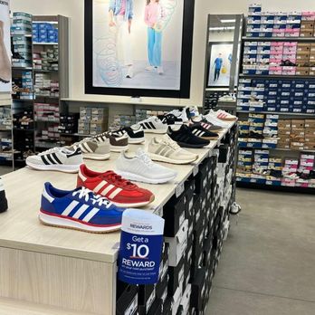 Rack Room Shoes - Shoe Stores Near Me - Brenham, Texas