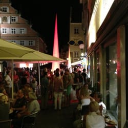 Cappuccino - Lange Schlange am eisverkauf...