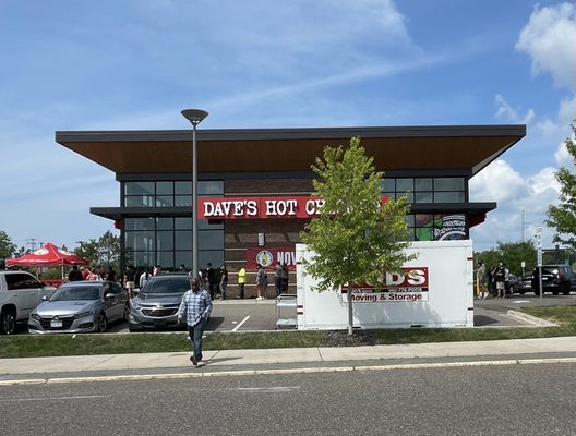 Dave's Hot Chicken by null