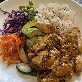 Barrels & Bottles Brewery - Chicken rice bowl - Wine Bars Near Me - Golden, Colorado Barrels & Bottles Brewery - Chicken rice bowl - Wine Bars Near Me - Golden, Colorado