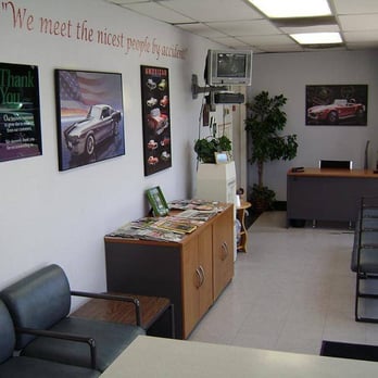 Simon's Auto Body - Inside Office - Body Shops Near Me - Laguna Hills, California Simon's Auto Body - Inside Office - Body Shops Near Me - Laguna Hills, California