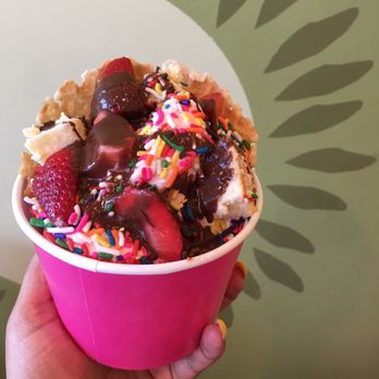 Kiwi Yogurt - Strawberry shortcake frozen yogurt, rainbow sprinkles, cheesecake bites, strawberries and chocolate hazelnut syrup - Ice Cream & Frozen Yogurt Near Me - Pottstown, Pennsylvania Kiwi Yogurt - Strawberry shortcake frozen yogurt, rainbow sprinkles, cheesecake bites, strawberries and chocolate hazelnut syrup - Ice Cream & Frozen Yogurt Near Me - Pottstown, Pennsylvania
