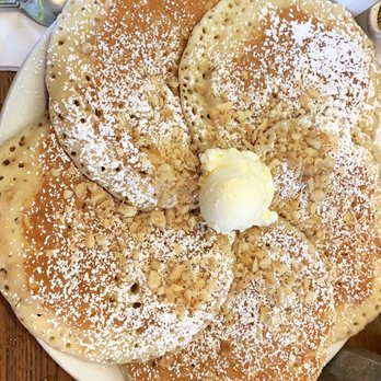 Eggs 'n Things - Macadamia Nut Pancakes - Breakfast & Brunch Near Me - Honolulu, Hawaii