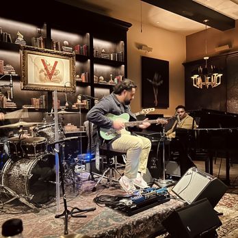 Verse - Live Music - Seafood Near Me - Toluca Lake, California Verse - Live Music - Seafood Near Me - Toluca Lake, California