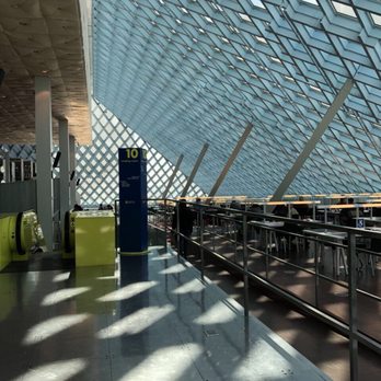 Seattle Public Library - Central Library - Libraries Near Me - Seattle, Washington