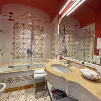 Grand Hotel Royal - Bathroom (love the Etro brand bath products) - Hotels Near Me - Sorrento, NA Grand Hotel Royal - Bathroom (love the Etro brand bath products) - Hotels Near Me - Sorrento, NA
