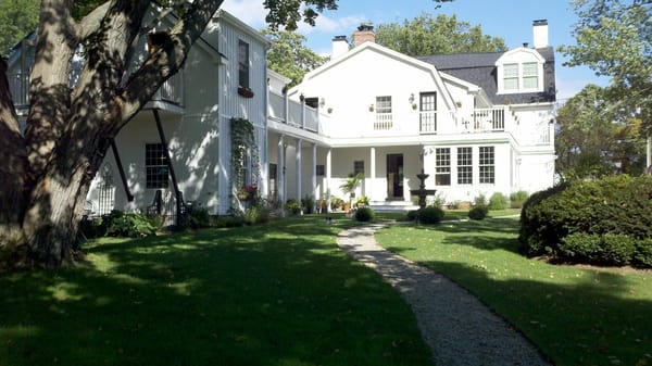 The Connecticut River Valley Inn by null
