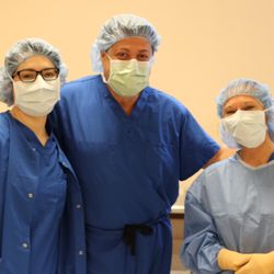 Makris Vision Group - Dr. Makris with surgical staff