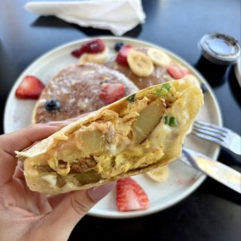 Everyday Eatery - Breakfast Burrito - Cafes Near Me - Irvine, California