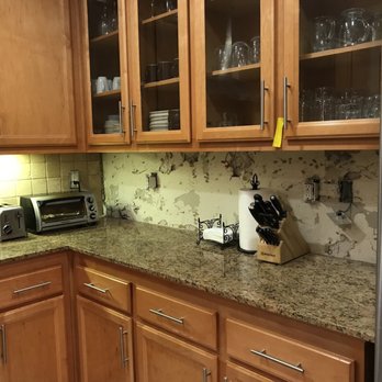 Houk Custom Tile & Stone - Demoing existing backsplash - Tiling Near Me Houk Custom Tile & Stone - Demoing existing backsplash - Tiling Near Me