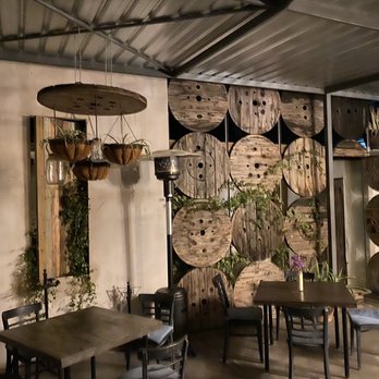 Bistro LaGrange - Wine Bars Near Me - Guadalupe, BCN